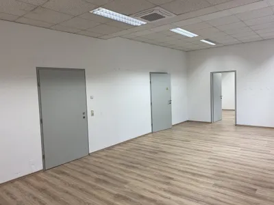 2-Zimmer-Gewerbeimmobilie mieten in Linz – 58 m², € 835 – Bild 8 von 9