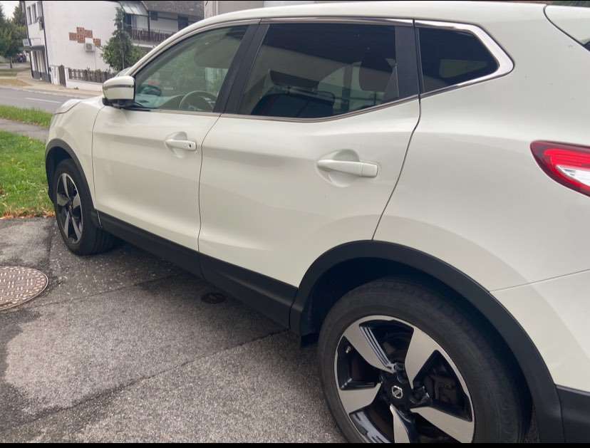 Nissan Qashqai 1,6 dCi N Connecta Auto SUV / Geländewagen