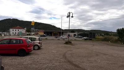 Immobilie mieten in Krems Land – 1 500 m², € 2.000 – Bild 2 von 6