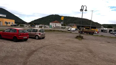 Immobilie mieten in Krems Land – 1 500 m², € 2.000 – Bild 1 von 6