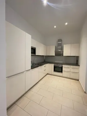 Charmante 4 Zimmer Wohnung in der Nähe des Raimundtheaters