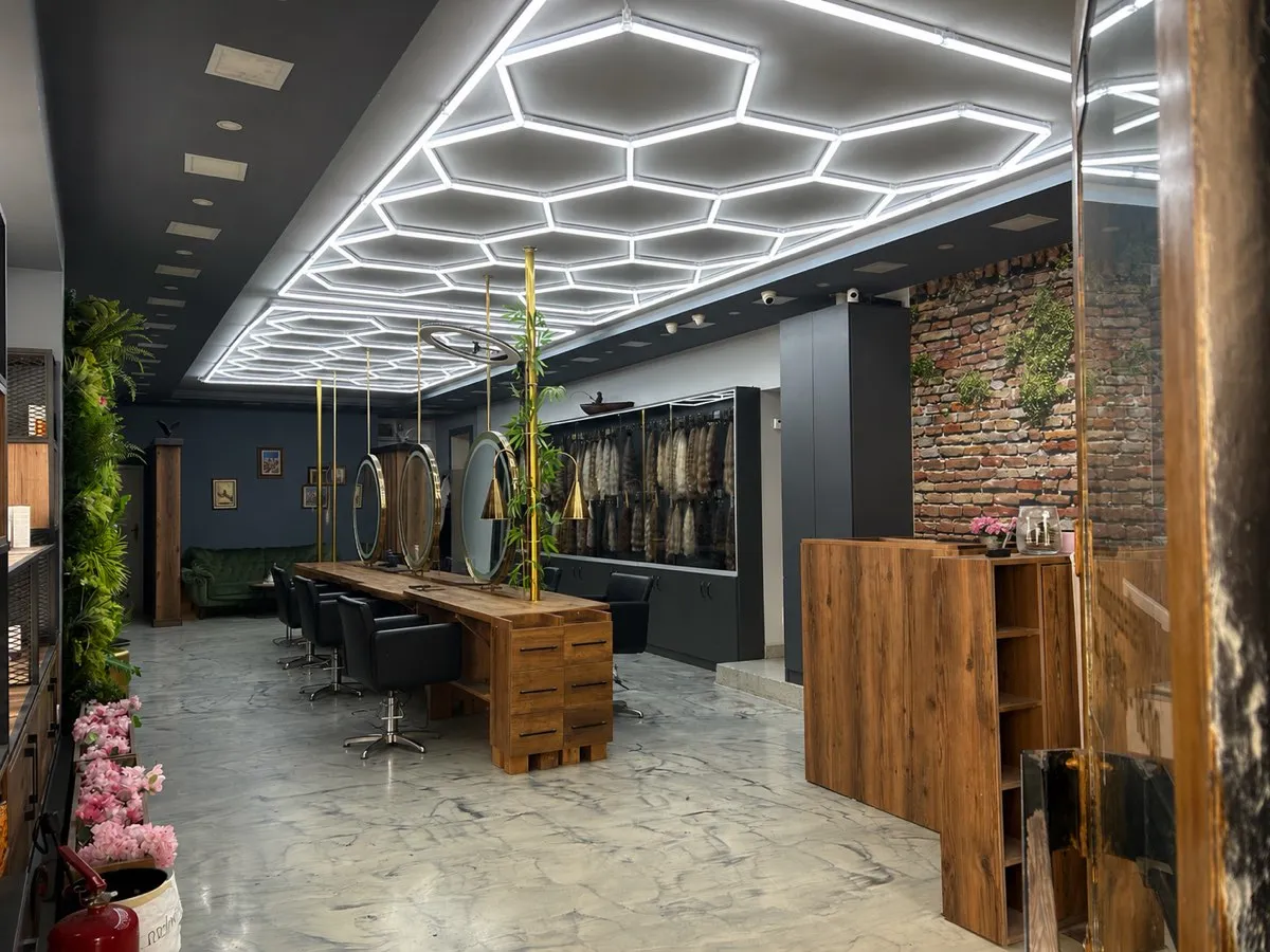Friseursalon 10 Jahre Betrieb mit Stammkunden - Ansicht 2