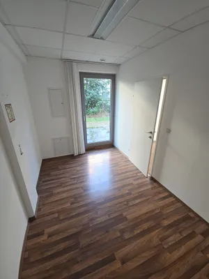 3-Zimmer-Gewerbeimmobilie mieten in Gmunden – 83 m², € 1.162 – Bild 6 von 7