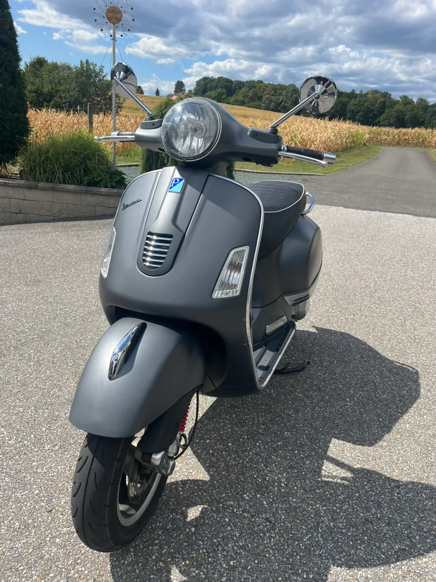 Vespa GTS