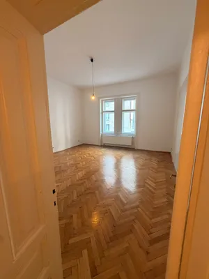 Charmante, große Altbauwohnung im Hochparterre – Bild 3