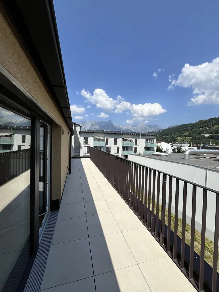 Moderne 3-Zi Dachgeschoß-Wohnung in Bischofshofen mit Balkon, Garage & Stellplätzen! - Ansicht 2