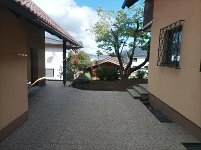 10-Zimmer-Gewerbeimmobilie kaufen in Gmunden – 320 m², € 890.000 – Bild 3 von 9