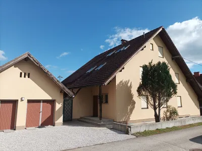 10-Zimmer-Gewerbeimmobilie kaufen in Gmunden – 320 m², € 890.000 – Bild 2 von 9