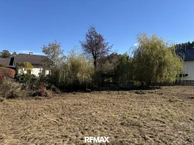 Grundstück kaufen in Klagenfurt Land – 1 422 m², € 253.000 – Bild 1 von 6