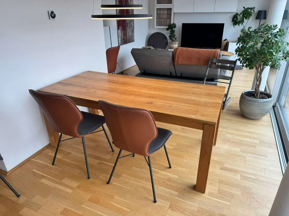 Esstisch aus massiver Eiche - 190 × 90 cm (JYSK / Dänisches Bettenlager), € 150,- (8020 Graz)