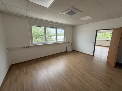 3-Zimmer-Gewerbeimmobilie mieten in Baden – 72 m², € 1.023 – Bild 2 von 6