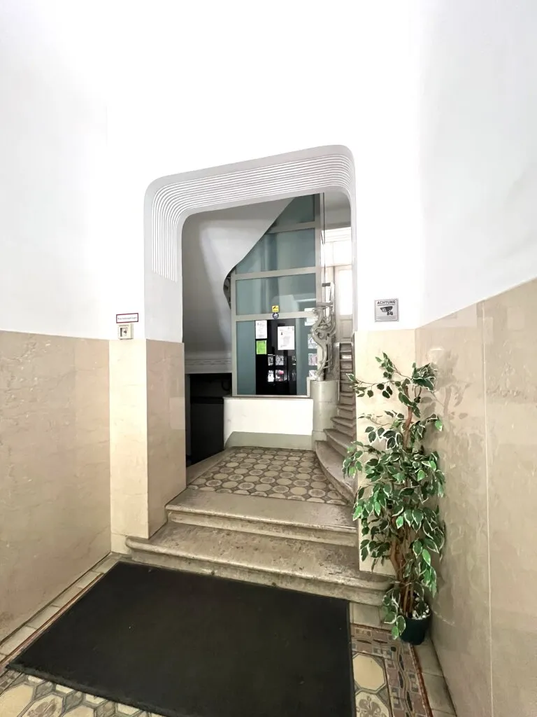 ALTBAU FLAIR - 2,5 ZIMMER WOHNUNG MITTEN IN DER JOSEFSTADT - Ansicht 3
