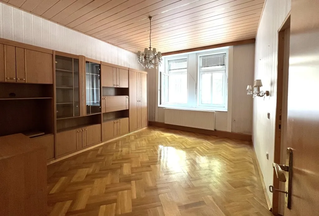 ALTBAU FLAIR - 2,5 ZIMMER WOHNUNG MITTEN IN DER JOSEFSTADT - Ansicht 2