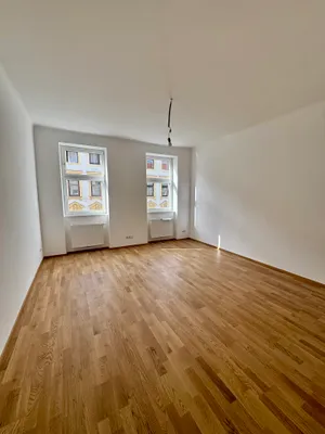 Mietkauf! Attraktives Stadtrefugium im Altbau - großzügiger 3-Zimmer-Erstbezug nach Sanierung.