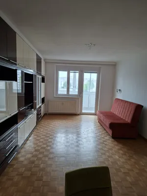 Zwischen Neilreichgasse und Laxenburger Straße*** 5. Liftstock *** 3-Zimmer Wohnzimmer und Loggia