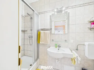 6-Zimmer-Gewerbeimmobilie kaufen in Bruck an der Leitha – 260 m², € 299.000 – Bild 11 von 26