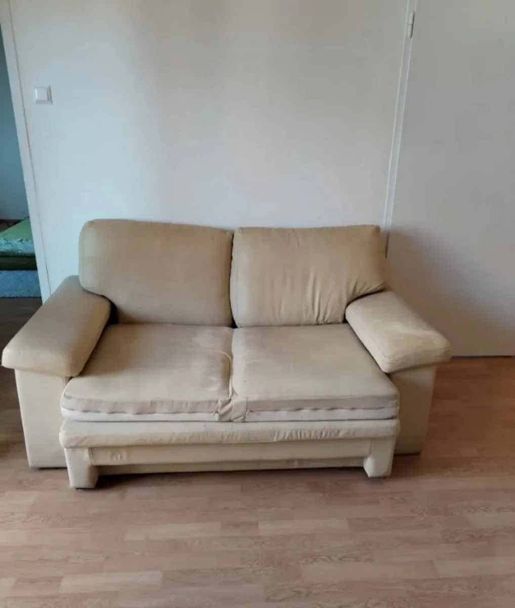 Sofa zu verschenken - ideal für Wochenendhaus oder Garage, EXTRABONUS: es gibt noch ein kleines Überraschungsgeschenk dazu, noch morgen, € 0,- (8053 Wetzelsdorf)