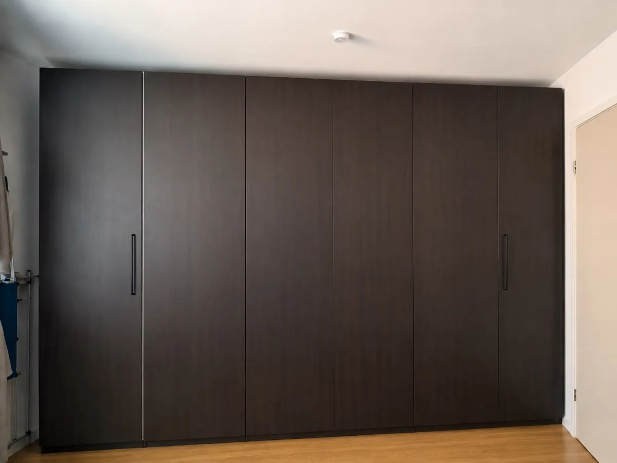 Ikea Pax Schrank Dunkelbraun, € 300,- (4030 Linz)
