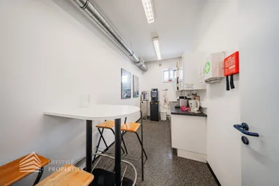 Gewerbeimmobilie mieten in Korneuburg – 2 000 m², € 25.600 – Bild 31 von 36