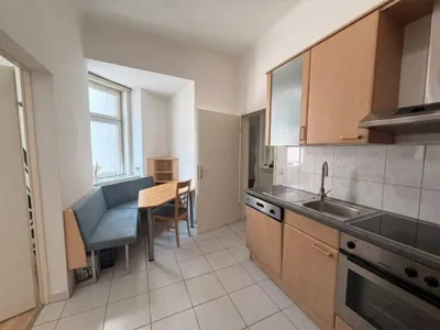 Arndtstraße - 2 Zimmer Altbau mit separater Einbauküche – Bild 3
