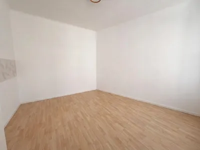 Arndtstraße - 2 Zimmer Altbau mit separater Einbauküche – Bild 2
