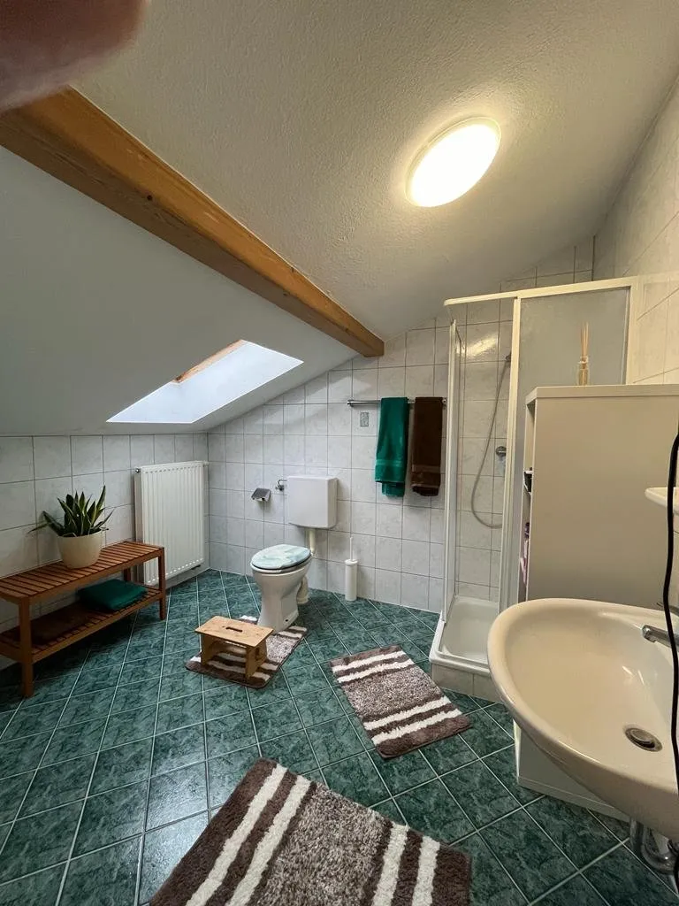 Dachgeschosswohnung – pohled 3