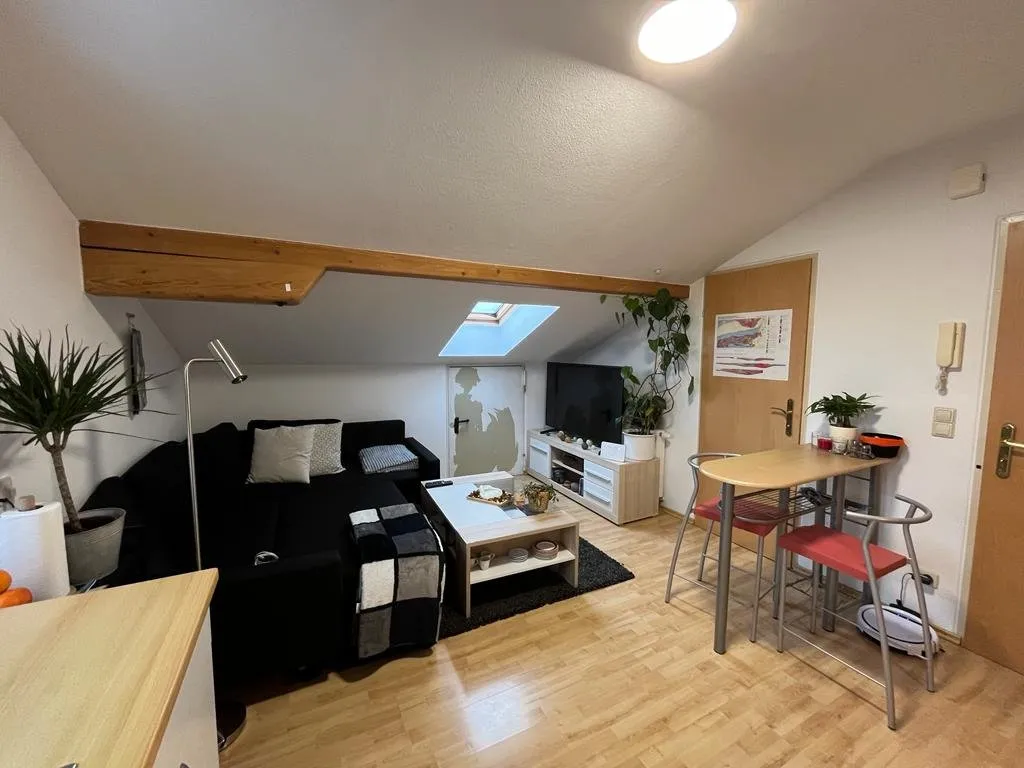 Dachgeschosswohnung – pohled 2