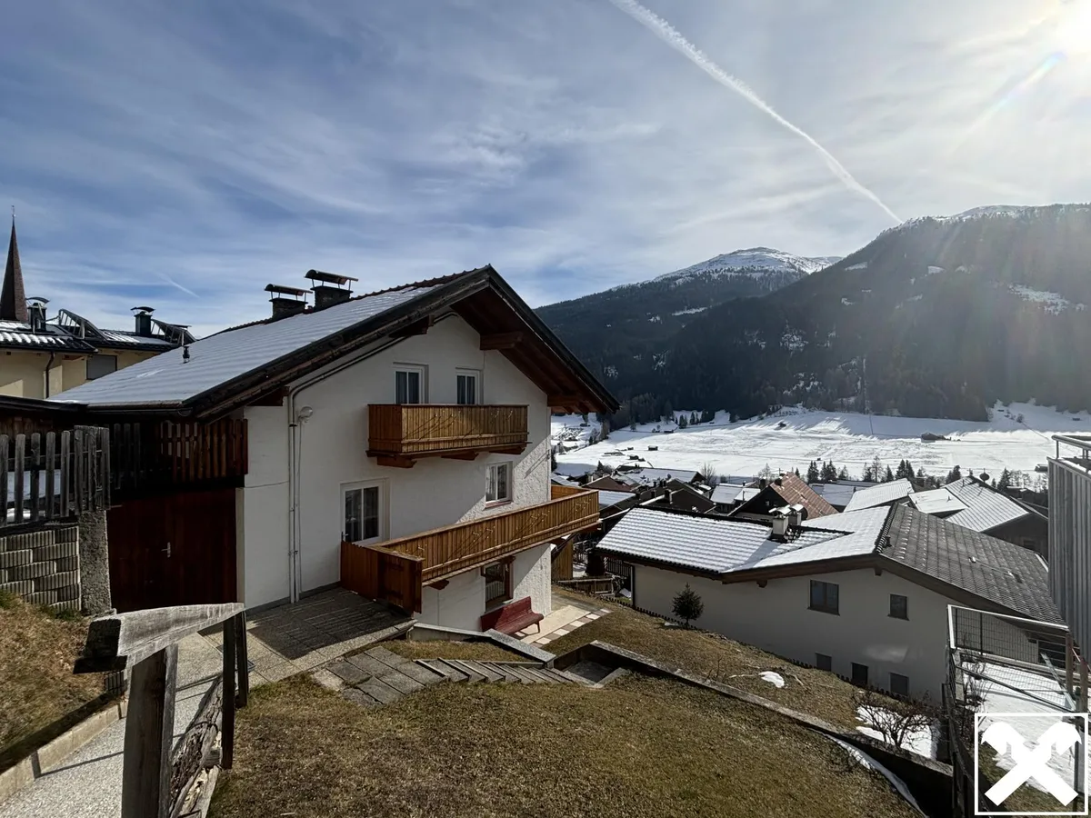 Haus mit Traumaussicht in Trins - viel Platz & großes Potenzial für Ihr Traumzuhause! - Ansicht 2
