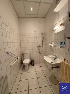 15-Zimmer-Gewerbeimmobilie mieten in Wien – 379 m², € 5.369 – Bild 23 von 25