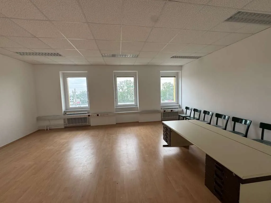 kompakte Büroflächen mit Stellplätzen - Ansicht 3