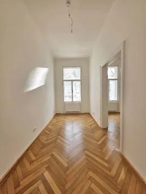 CAPISTRANGASSE | 4-Zimmer + Küche Altbauwohnung | ERSTBEZUG | barrierefreier Zugang – Bild 2