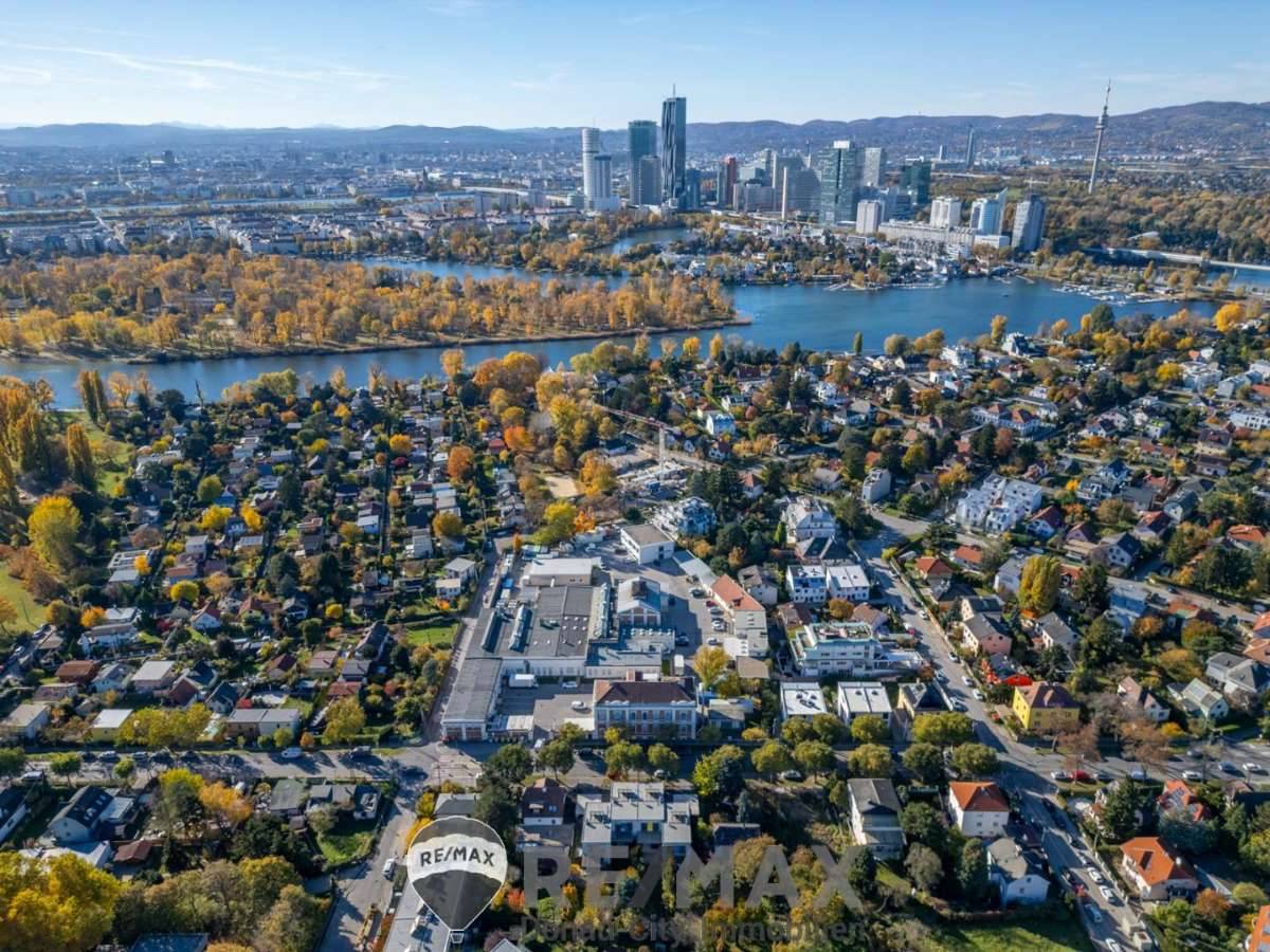 "Start your life near fresh water-Alte Donau", Wien