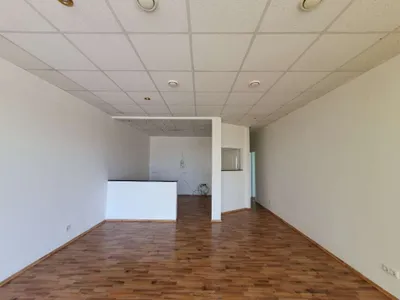 6-Zimmer-Gewerbeimmobilie mieten in Linz Land – 170 m², € 2.448 – Bild 10 von 10