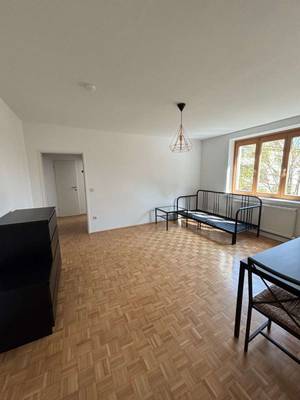 Helle Gemeindewohnung (ohne Lift) -3 Zimmer - zur Direktvergabe