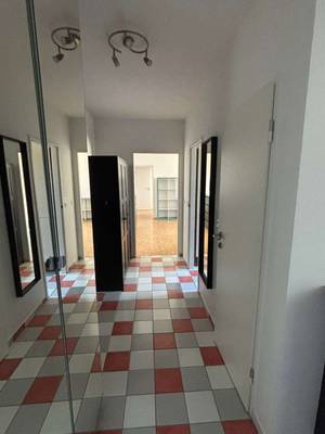 Helle Gemeindewohnung (ohne Lift) -3 Zimmer - zur Direktvergabe – Bild 2