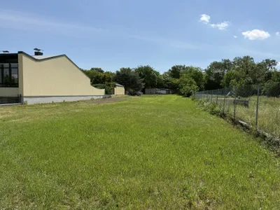 Grundstück kaufen in Wiener Neustadt – 550 m², € 190.000 – Bild 2 von 6