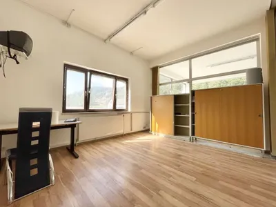 Gewerbeimmobilie mieten in Neunkirchen – 200 m², € 1.200 – Bild 5 von 6