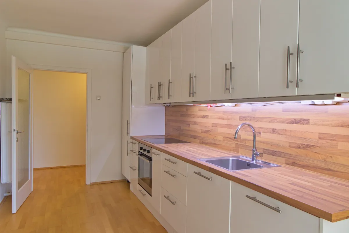 Helle 3-Zimmer-Wohnung mit Klimaanlage – pohled 3