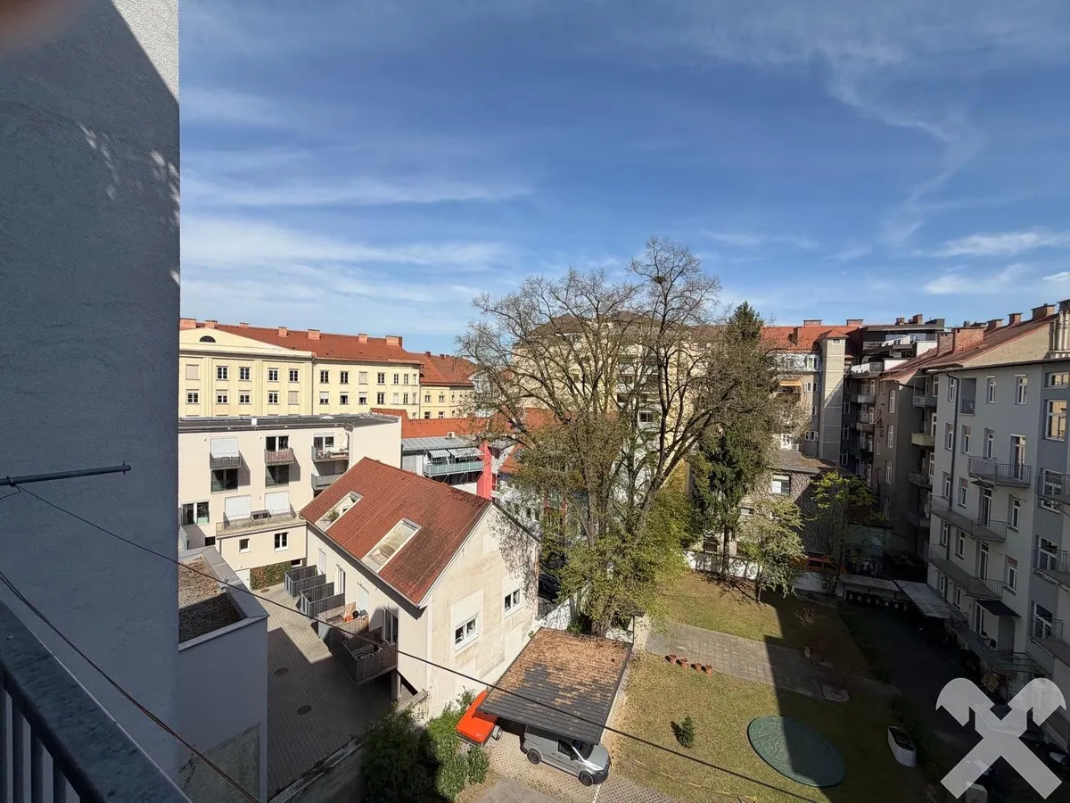 GENIAL ZENTRALER ALTBAU MITTEN IN DER CITY- EINE RARITÄT IN BESTER STÄDTISCHER RUHELAGE! - Widok 3