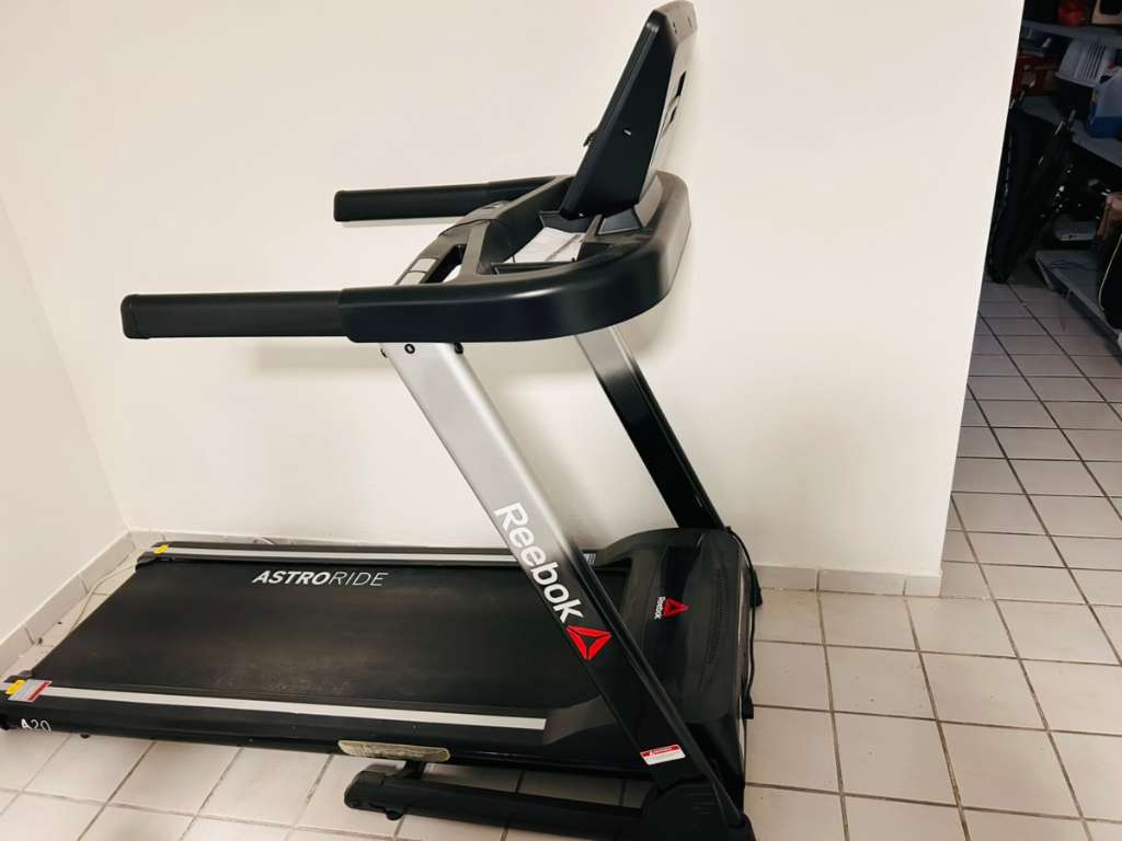 Laufband Fitnessgerät Sportgerät deals Speedrunner 3500