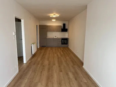 Renovierte 2-Zimmer-Wohnung nahe Hauptbahnhof & U1-Station – Bild 3