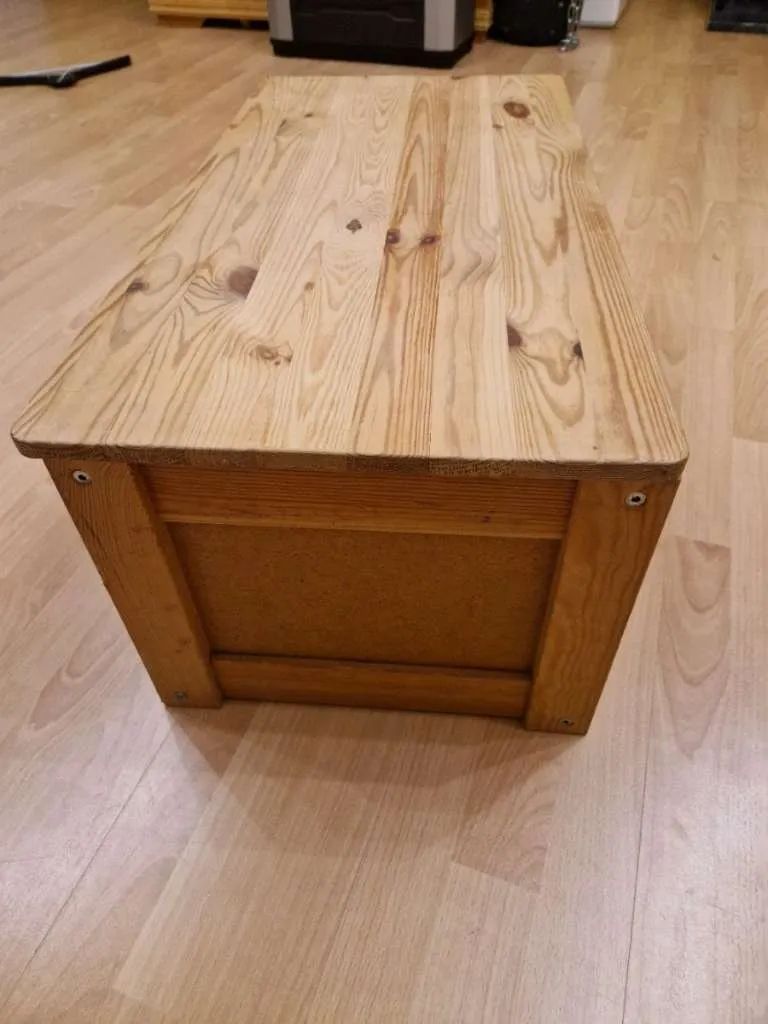 IKEA Truhe mit Deckel, € 20,- (3464 Hausleiten)
