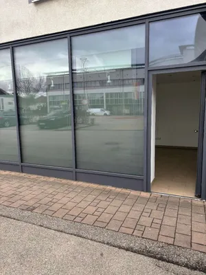 Gewerbeimmobilie mieten in Wels-Land – 40 m², € 696 – Bild 1 von 11