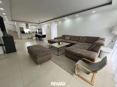 7-Zimmer-Haus kaufen in Wiener Neustadt Land – 266 m², € 850.000 – Bild 2 von 42