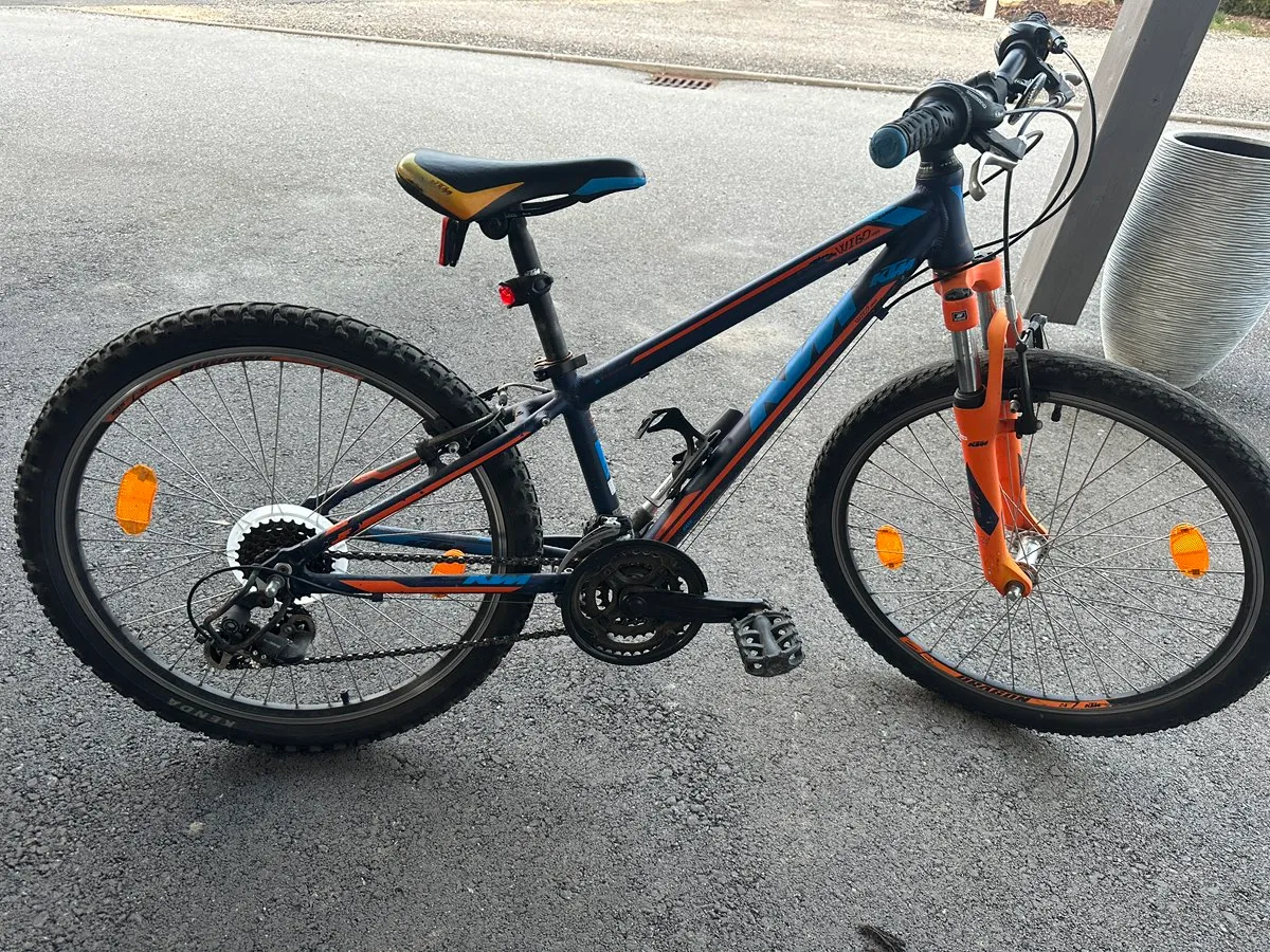 puky mädchen fahrrad 24 zoll CYKE 24-8 ACTIVE (2026) | Kinderfahrrad | berry/black ABUS Zahlen-Kettenschloss Tresor 1385/75 WG:E-Bike City / Touring mit Mittelmotor Farbe::Rot