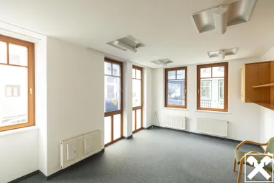 5-Zimmer-Gewerbeimmobilie mieten in Vöcklabruck – 116 m², € 1.746