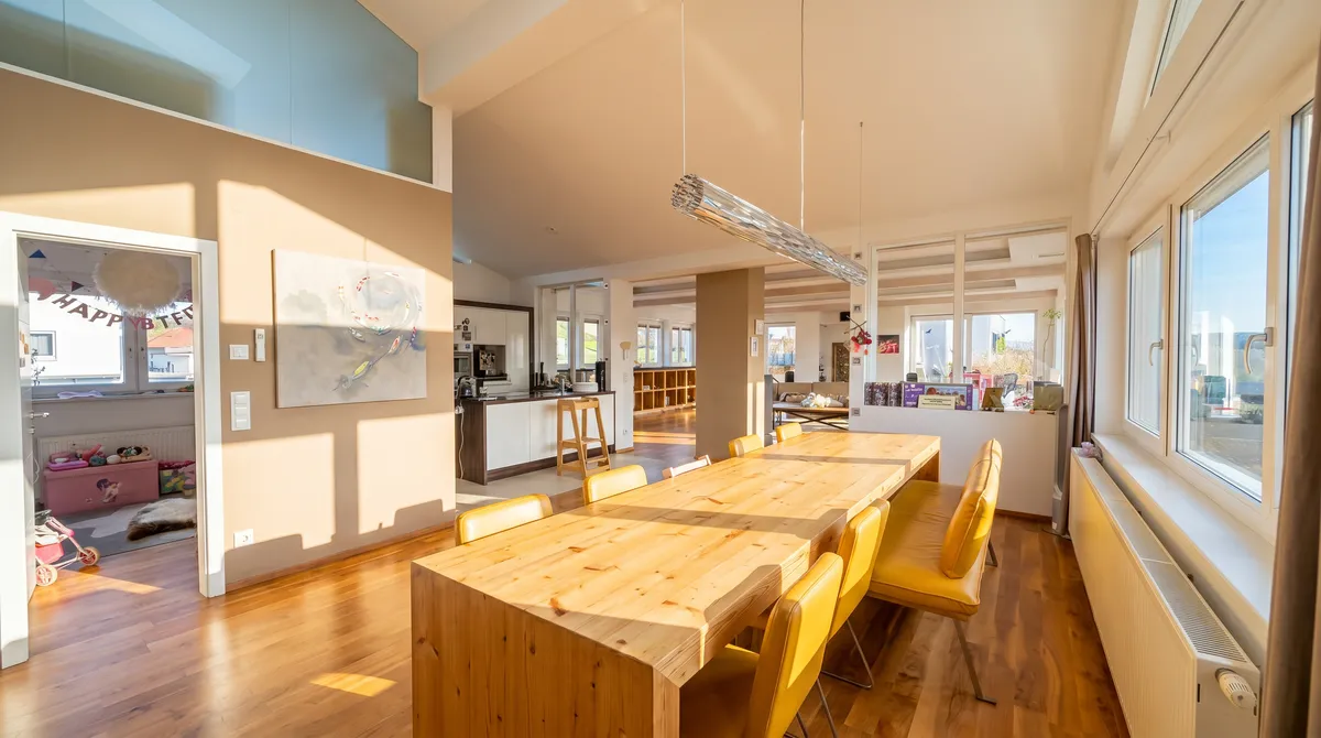 Große Maisonette-Wohnung mit Garten, Terrasse – pohled 3