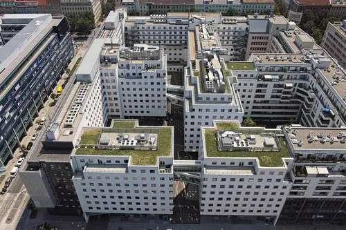 281 m² Büro im Dachgeschoss mit 50 m² Terrasse - Ansicht 2
