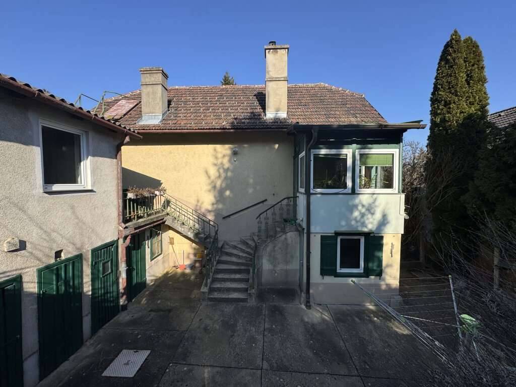 Sanierungswürdiger Altbau mit Innenhof & Gedichten – pohled 2