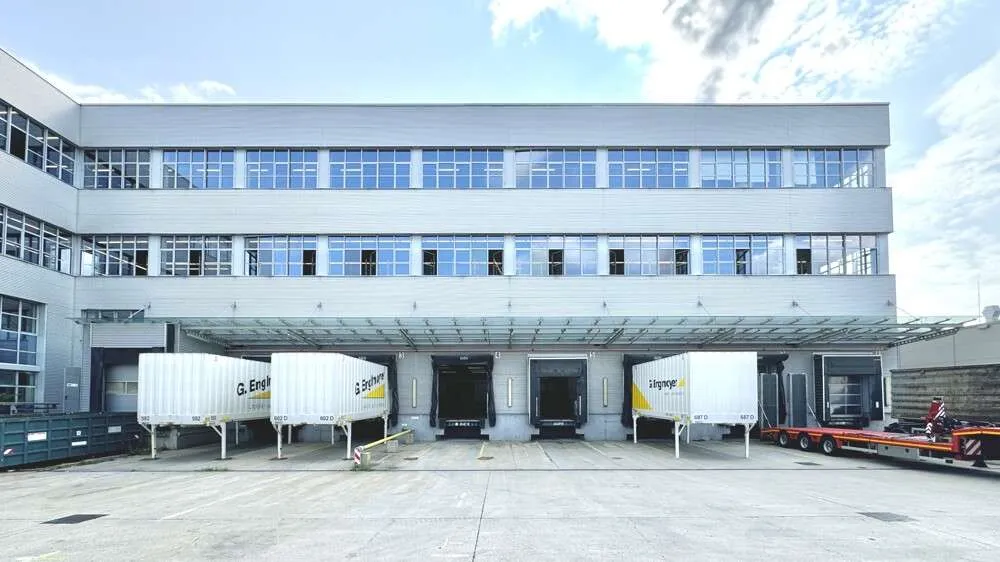 Südtrakt im EG - anmietbar ab ca. 3.450 m² | Multi-Funktionale Gewerbeimmobilie auf drei Ebenen - Ansicht 2